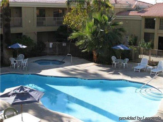 Capital Suites Blythe Εξωτερικό φωτογραφία